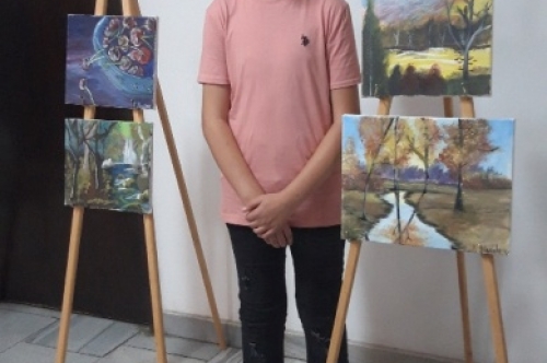 Млад талант от с. Градина подреди първата си изложба